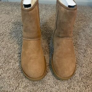 UGG Classic Short II Chestnut Boots